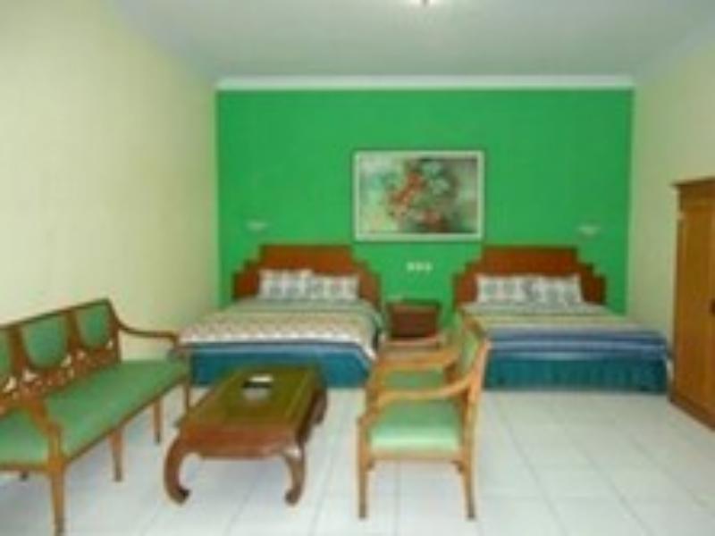 Hotel Permata Hijau Cirebon Exterior photo