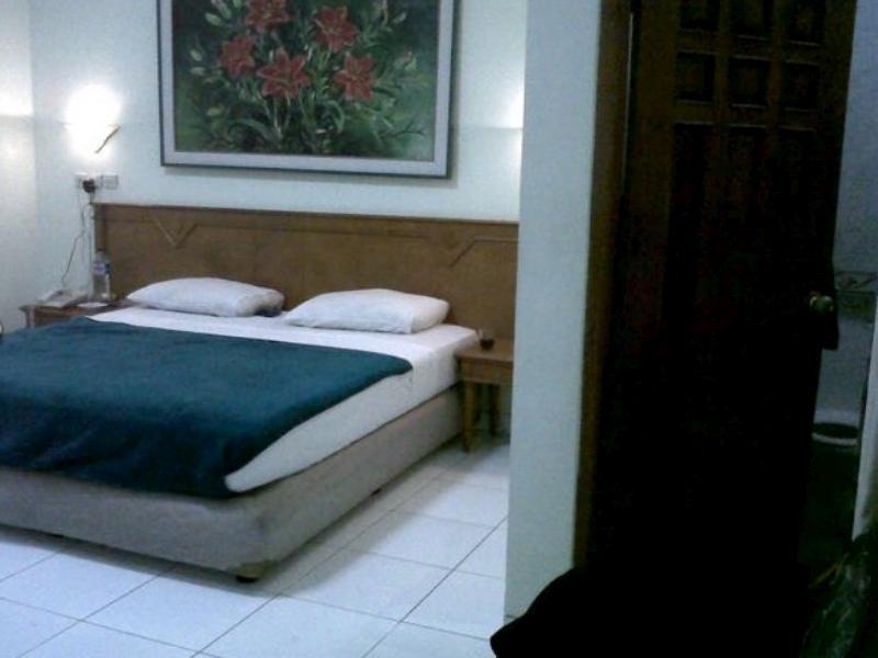 Hotel Permata Hijau Cirebon Exterior photo